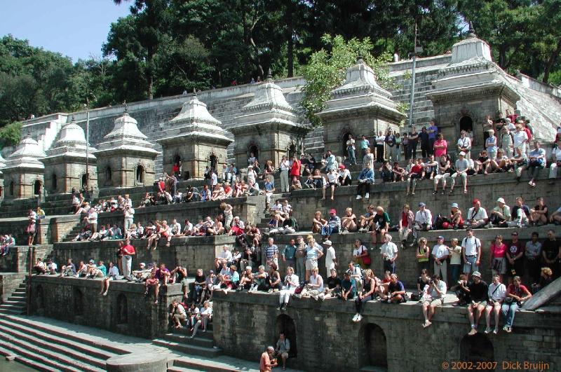 CHTN1922.jpg - Nepal: Kathmandu: Cremation Pashupatinath