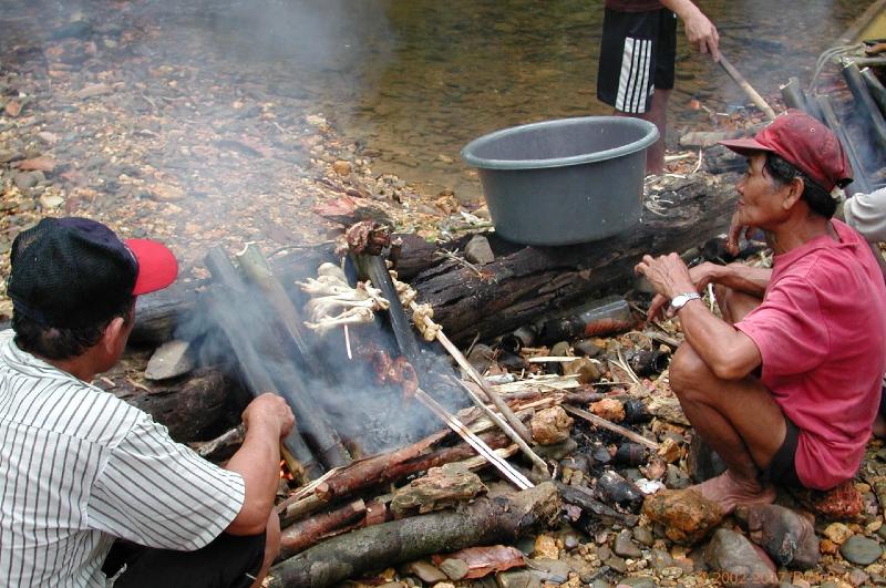 DSCN2312.jpg - Malaysia: Longhouse in jungle: Jungle Lunch