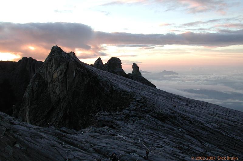 DSCN2613.jpg - Malaysia: Kinabalu National Park: Sunrise on top of Mount Kinabalu