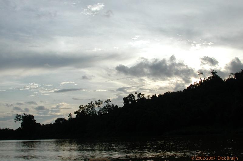 DSCN2832.jpg - Malaysia: Sukau: Riverside