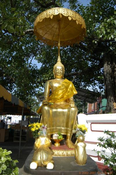 DSC_0717.jpg - Thailand:Phitsanulok:Wat Mahathat