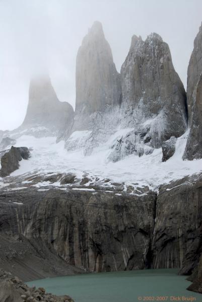 2006-11-28_08-06-21.jpg - Torres del Paine NP, Chile