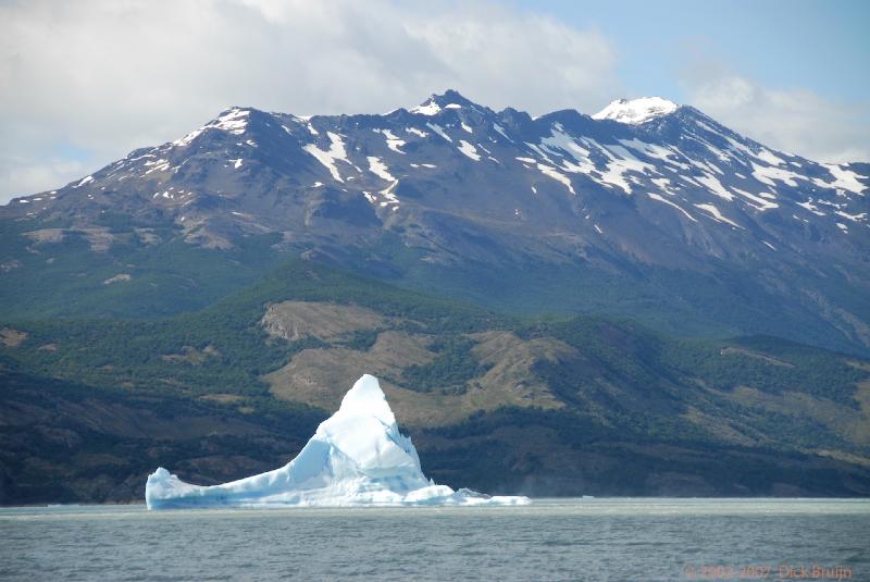 2006-12-02_09-44-31.jpg - Upsala Glacier, Argentina