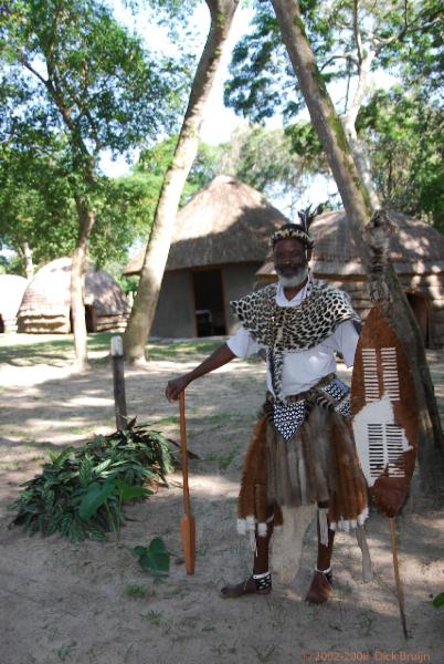 2007-11-09_15-03-42.jpg - Zulu village, St. Lucia, South Africa