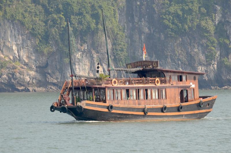 2008-11-13_13-44-49.jpg - Ha Long Bay, Vietnam