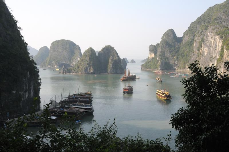 2008-11-13_14-53-37.jpg - Ha Long Bay, Vietnam