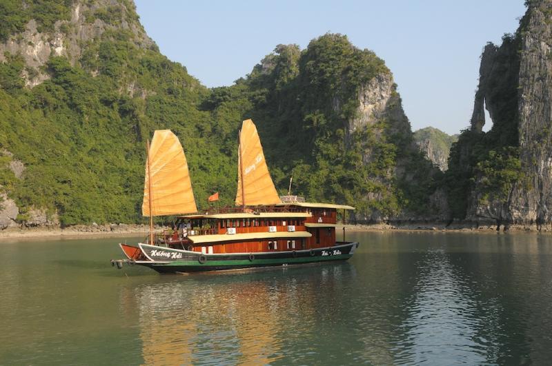 2008-11-13_15-04-21.jpg - Ha Long Bay, Vietnam