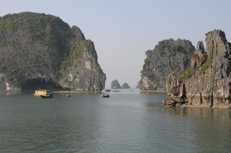 2008-11-13_15-07-58.jpg - Ha Long Bay, Vietnam