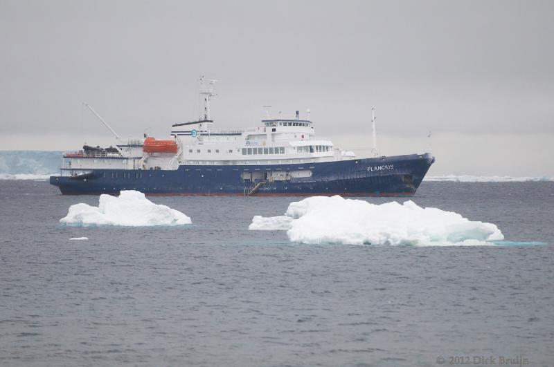 2012-04-02_21-04-51.jpg - Plancius, Hope Bay, Antarctica  , Hope Bay, Antarctica