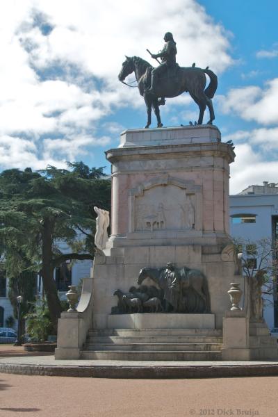 2012-04-24_15-42-19.jpg - Montevideo, Uruguay