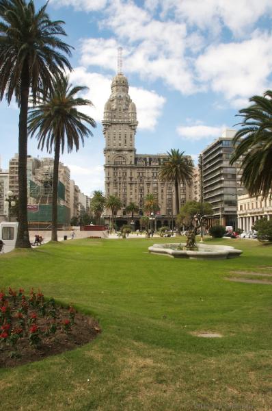 2012-04-24_16-48-16.jpg - Montevideo, Uruguay